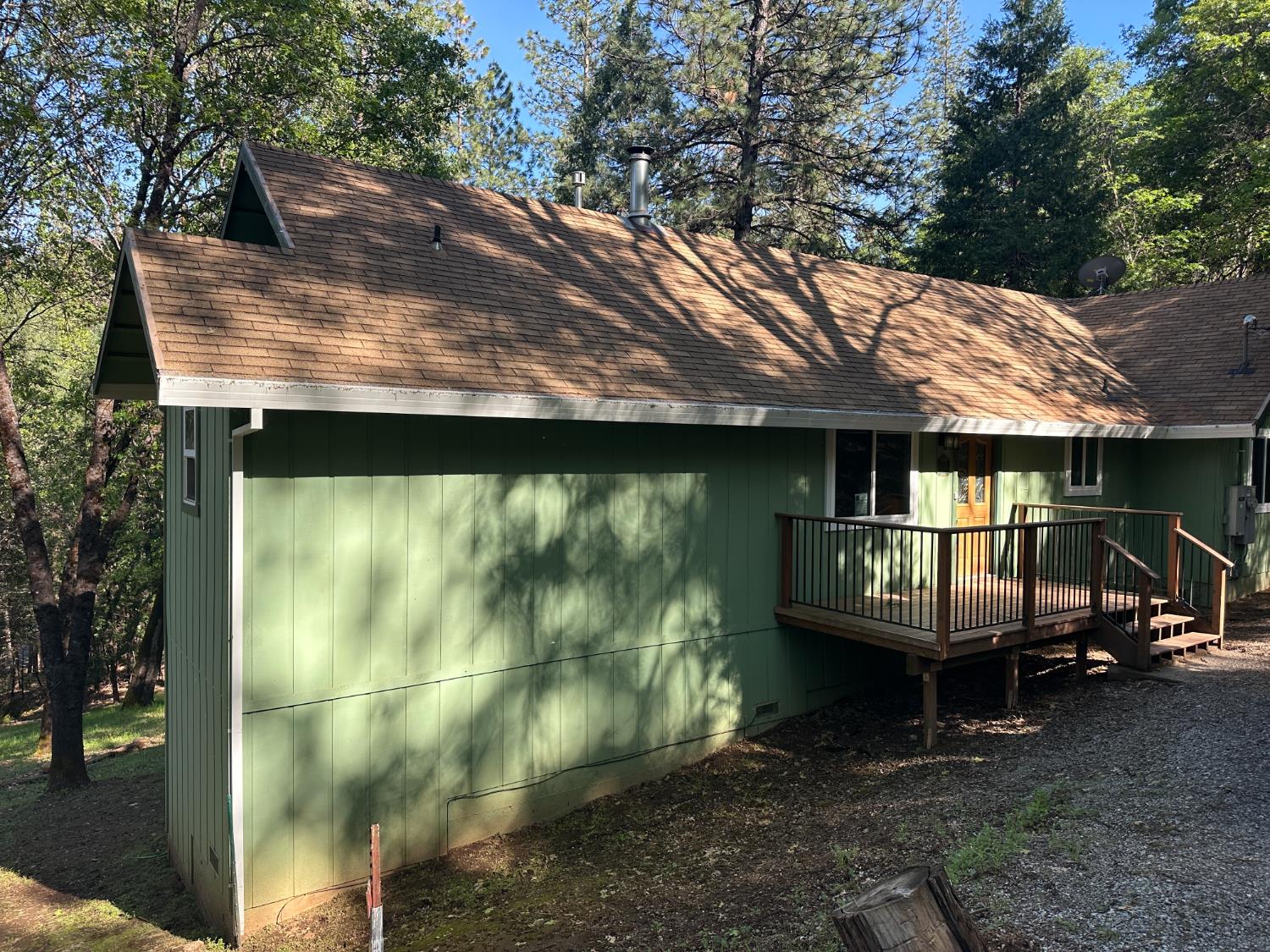 5570 5 Spot Road Placerville, CA 95667 - Photo 13 of 38 a view of back yard on the deck