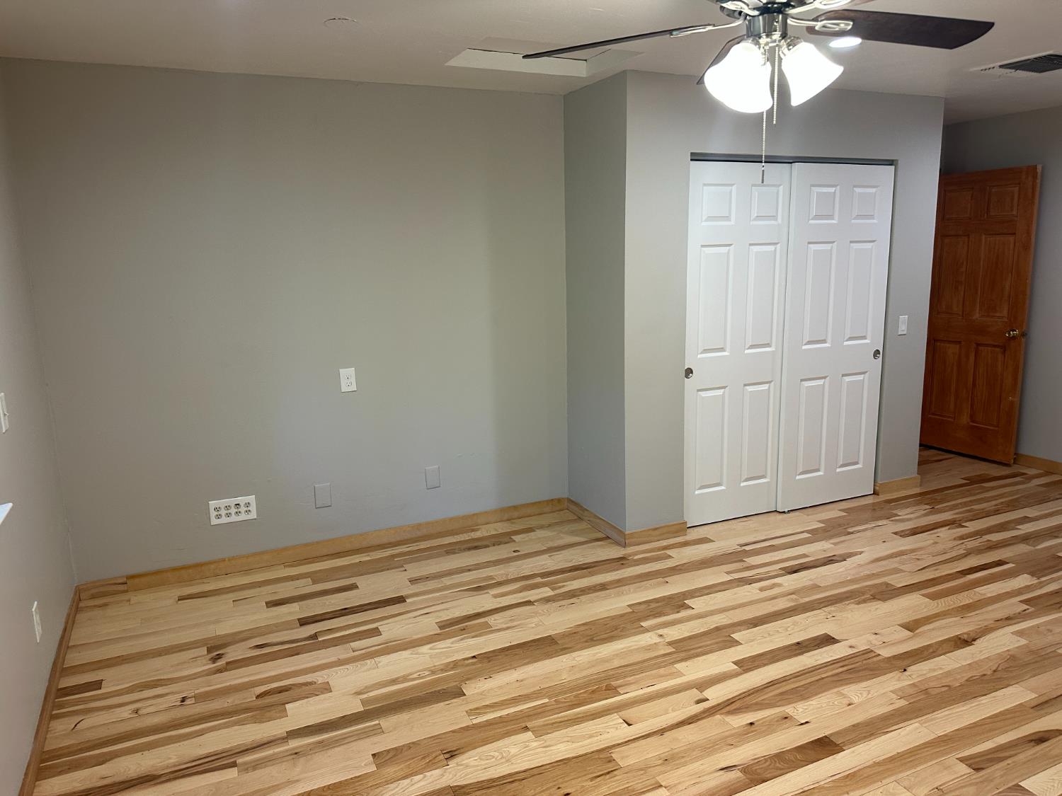 5570 5 Spot Road Placerville, CA 95667 - Photo 21 of 38 a view of wooden floor and cabinet in a room