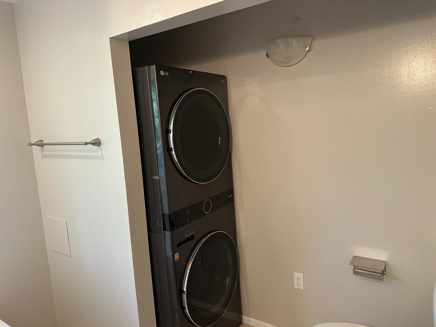 5570 5 Spot Road Placerville, CA 95667 - Photo 30 of 38 a utility room with dryer and washer