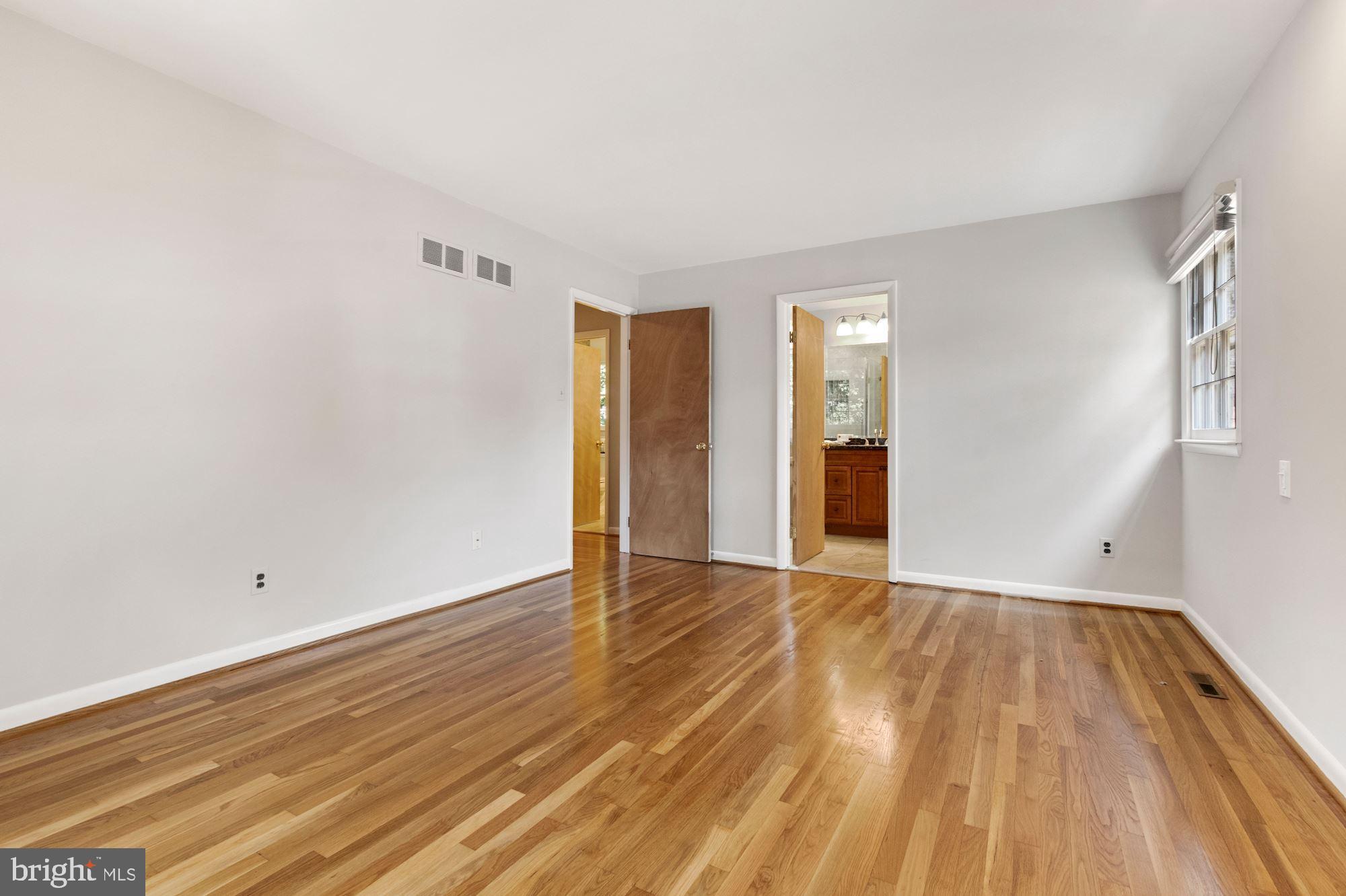 1010 Cannon Road Silver Spring, MD 20904 - Photo 16 of 31 Recess lighting