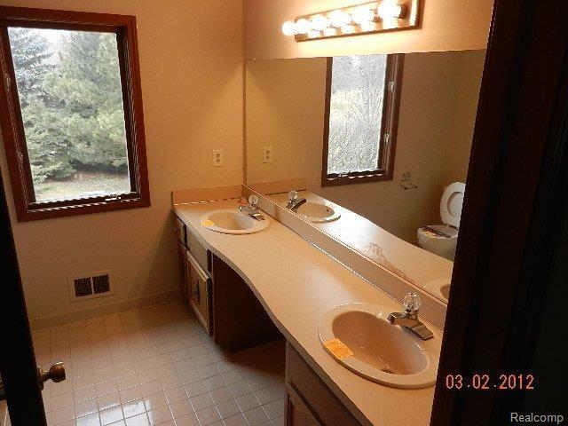 3388 Edmunton Drive Rochester, MI 48306 - Photo 11 of 17 DSCN1757.JPG