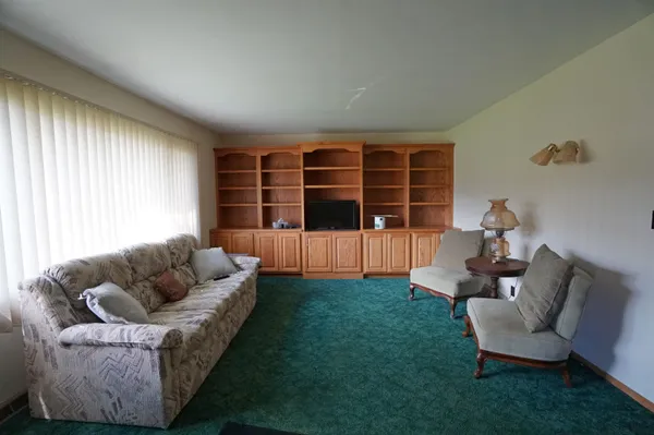 $300,000 | 201 Jackson Street, Hanover, IL 61041