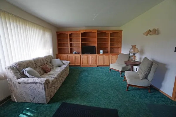 $300,000 | 201 Jackson Street, Hanover, IL 61041