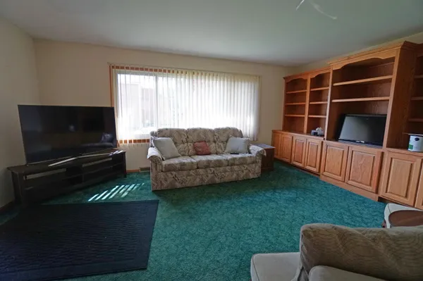 $300,000 | 201 Jackson Street, Hanover, IL 61041