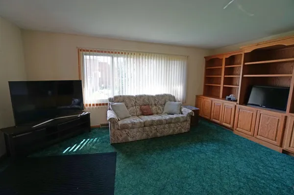 $300,000 | 201 Jackson Street, Hanover, IL 61041