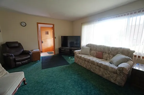 $300,000 | 201 Jackson Street, Hanover, IL 61041