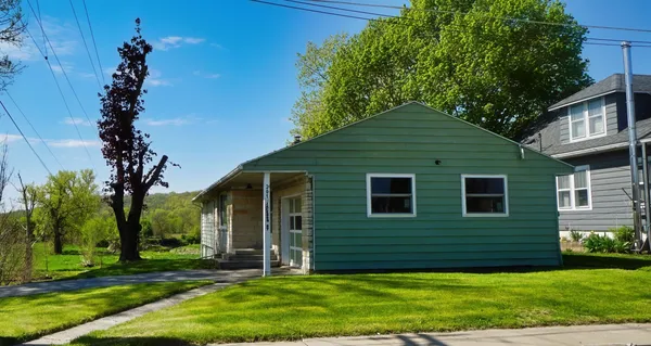 $300,000 | 201 Jackson Street, Hanover, IL 61041