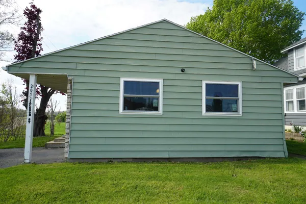 $300,000 | 201 Jackson Street, Hanover, IL 61041