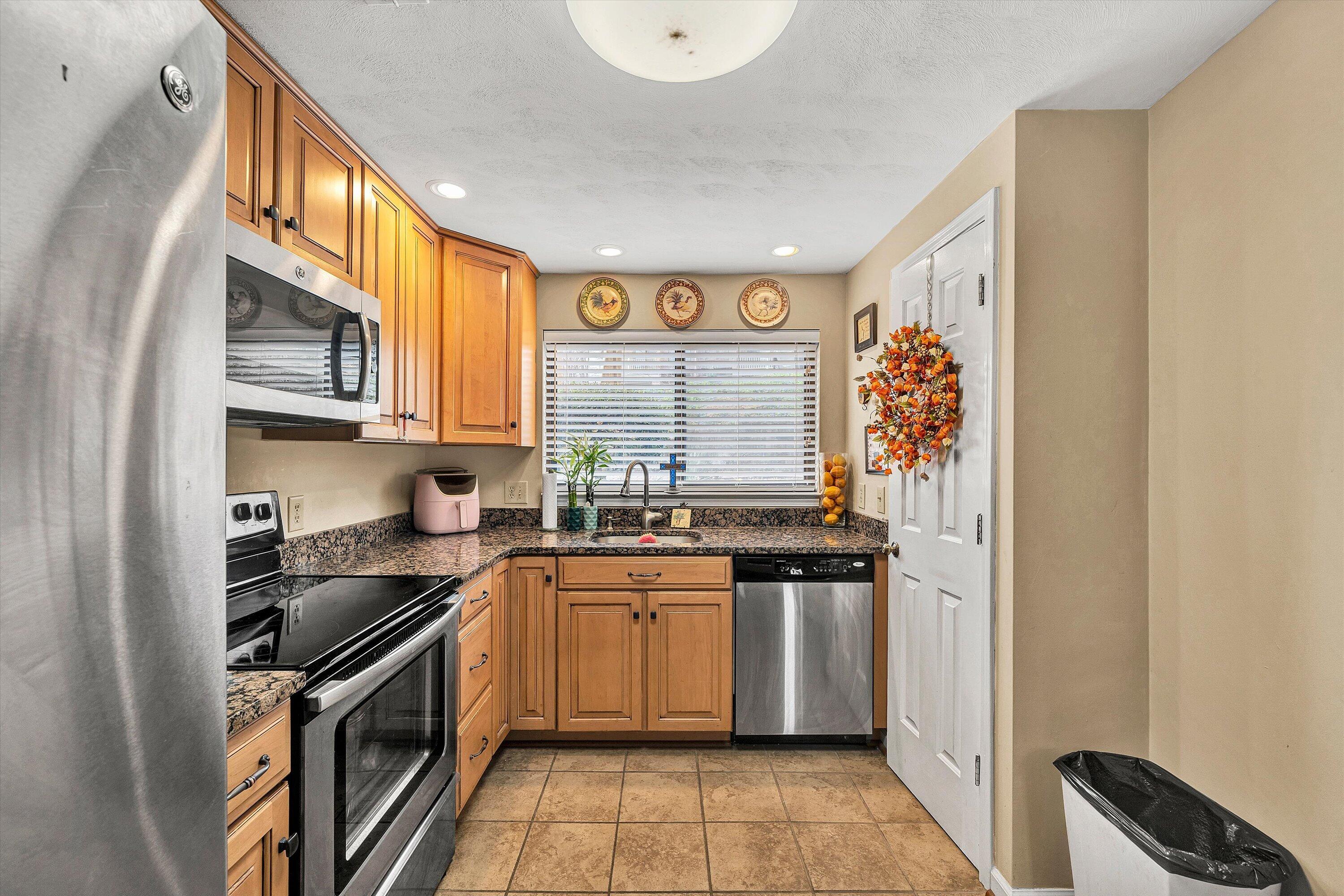 3430 Morning Dove Road Roanoke, VA 24018 - Photo 9 of 22 10-VSM06046