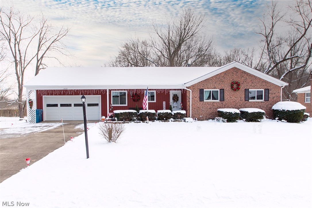 1029 Oak Tree Road Akron, OH 44320 - Photo 1 of 30