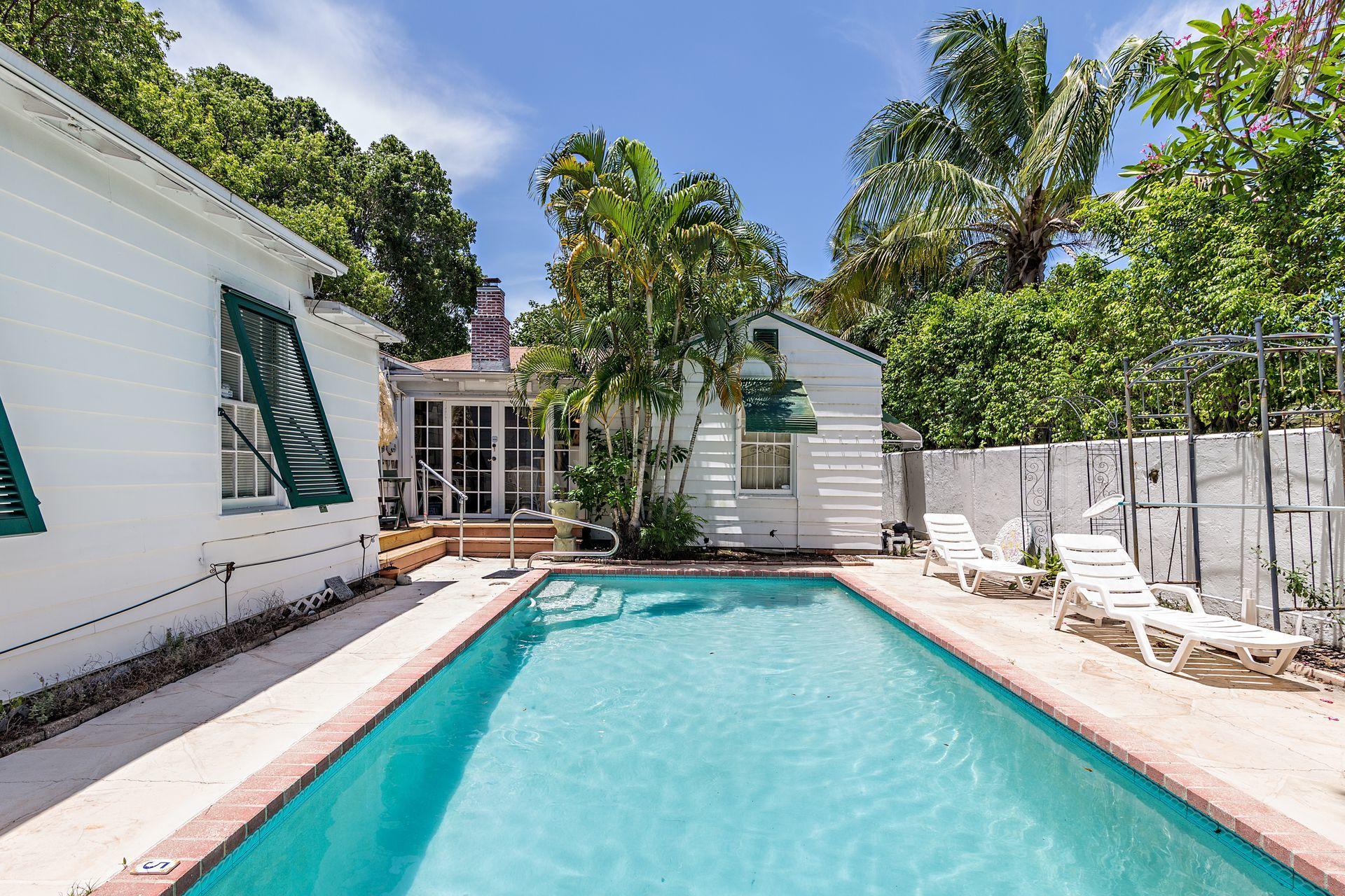 744 Sunset Road West Palm Beach, FL 33401 - Photo 15 of 19 Pool