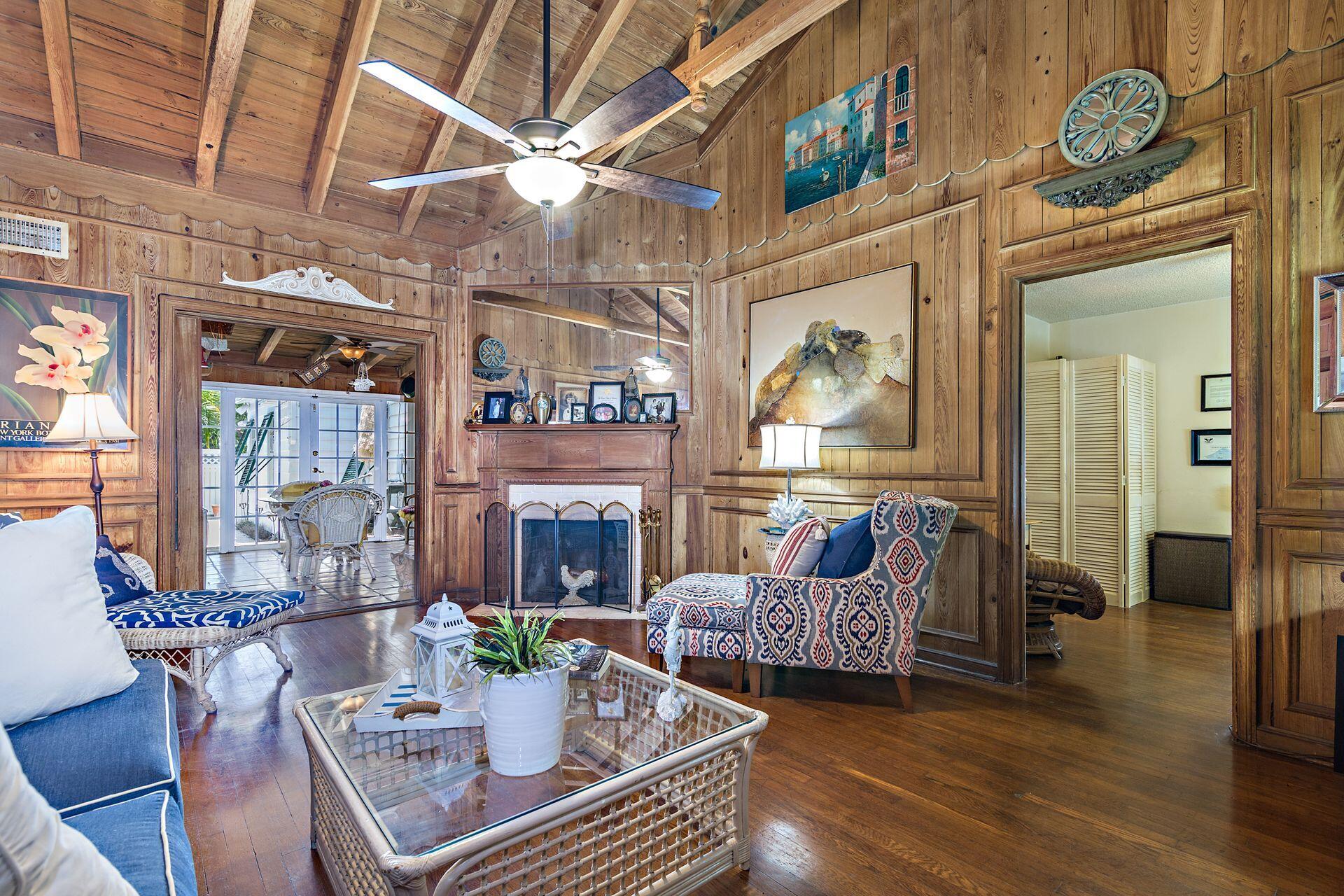 744 Sunset Road West Palm Beach, FL 33401 - Photo 6 of 19 Living Room