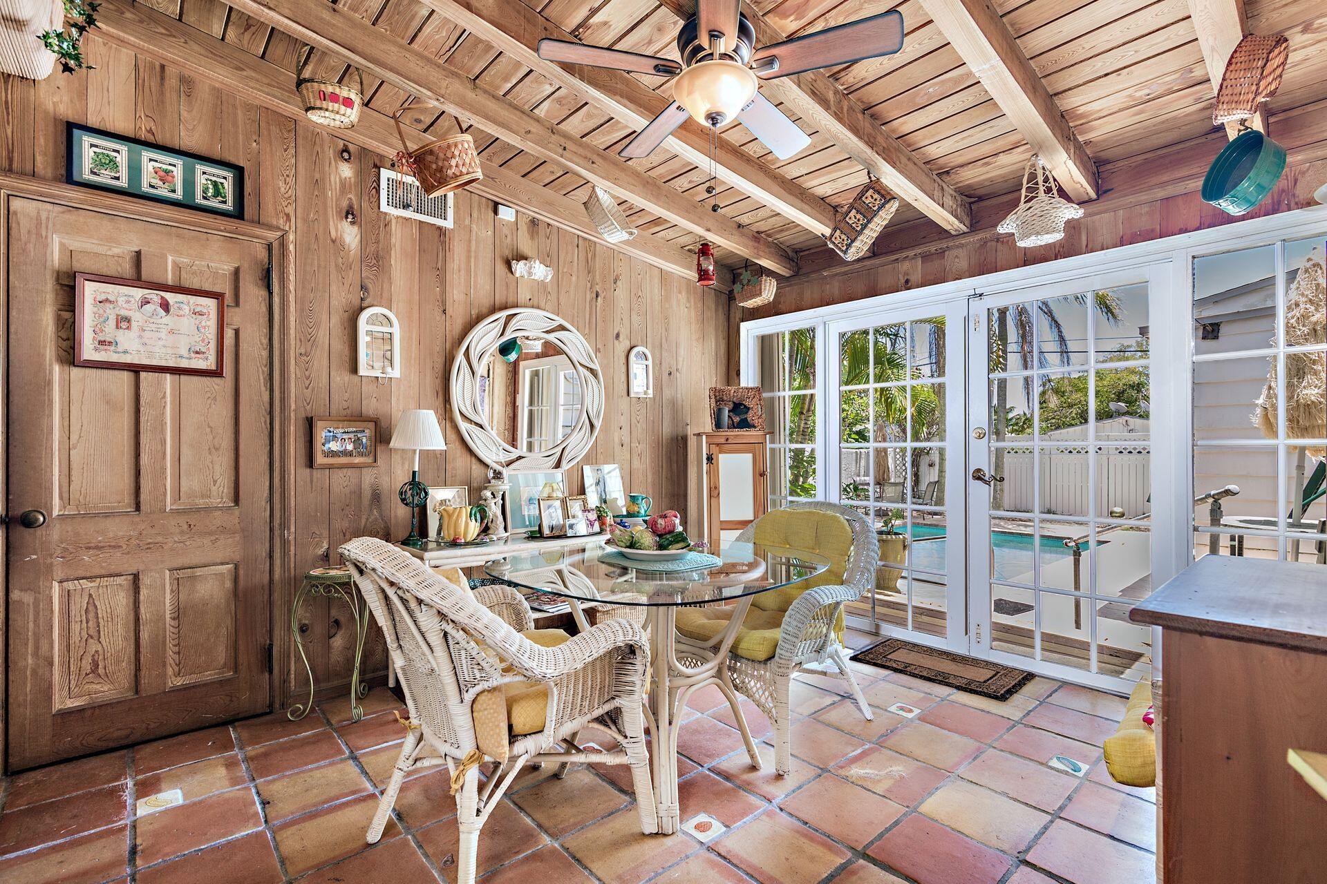 744 Sunset Road West Palm Beach, FL 33401 - Photo 8 of 19 Dining Room