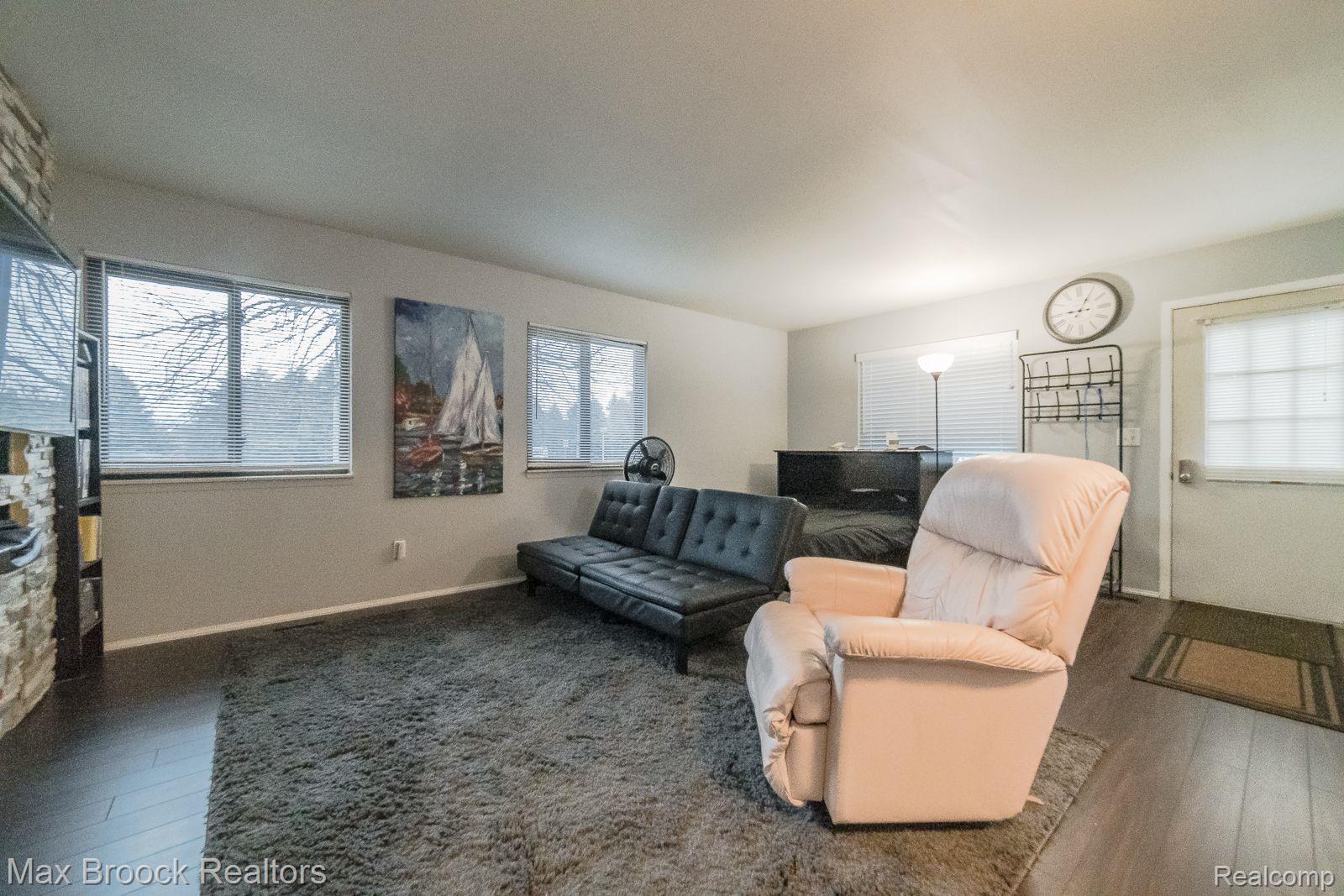 369 West Drahner Road Oxford, MI 48371 - Photo 15 of 34 Gallery Image 15