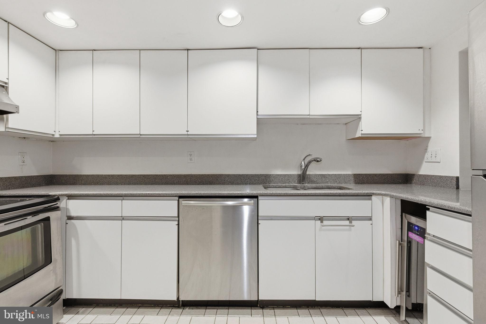 308 East Capitol Street Northeast, Unit 11 Washington, DC 20003 - Photo 5 of 34