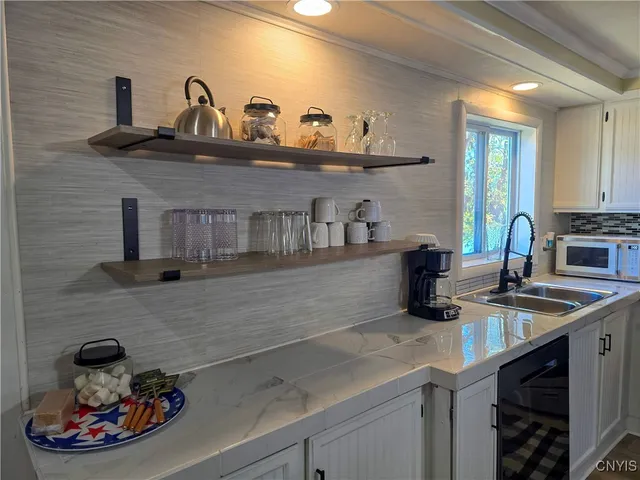 $315,000 | 23 Manhattan Park Drive, Hastings, NY 13132