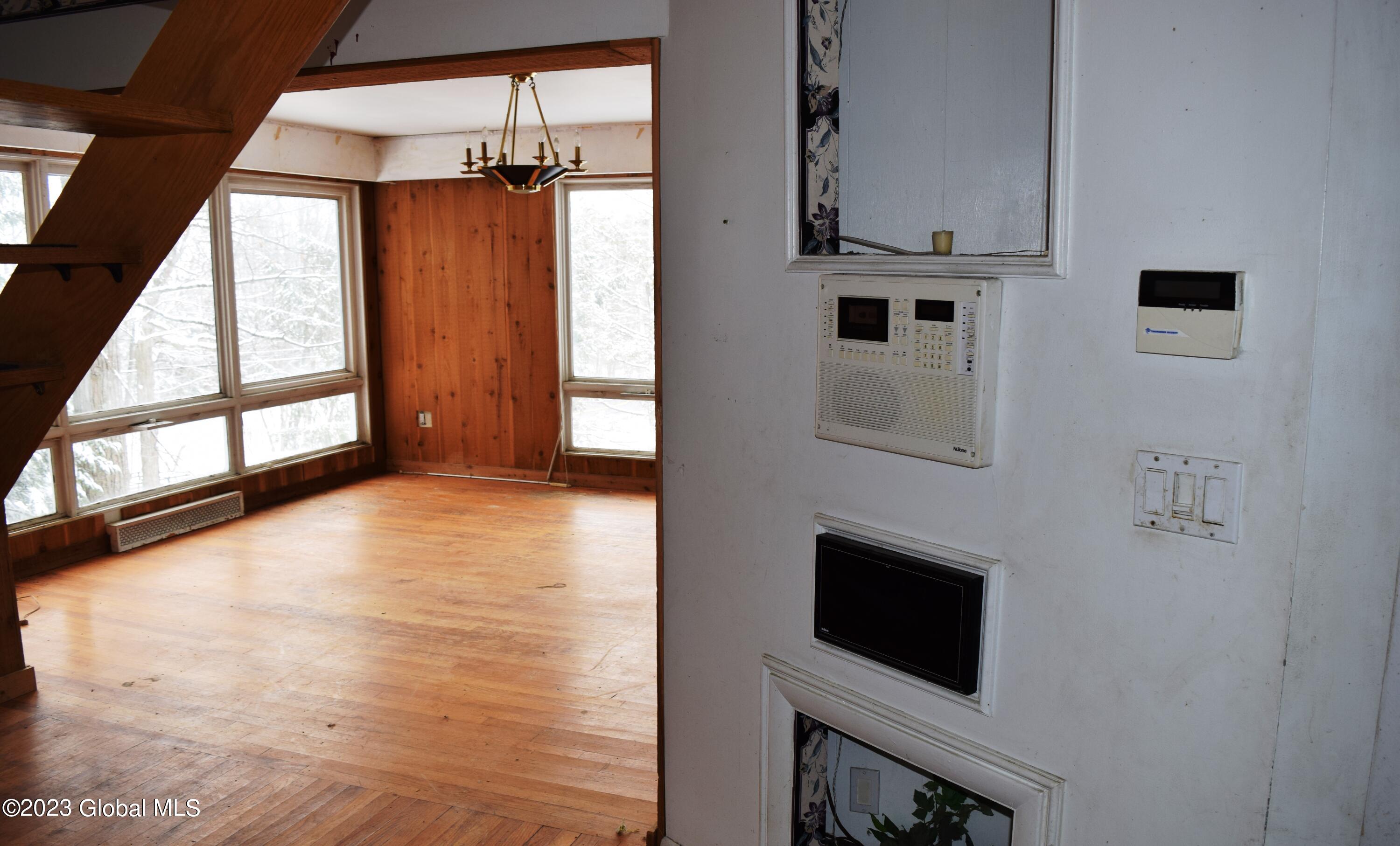 4605 Mariaville Road Rotterdam, NY 12306 - Photo 12 of 51 7