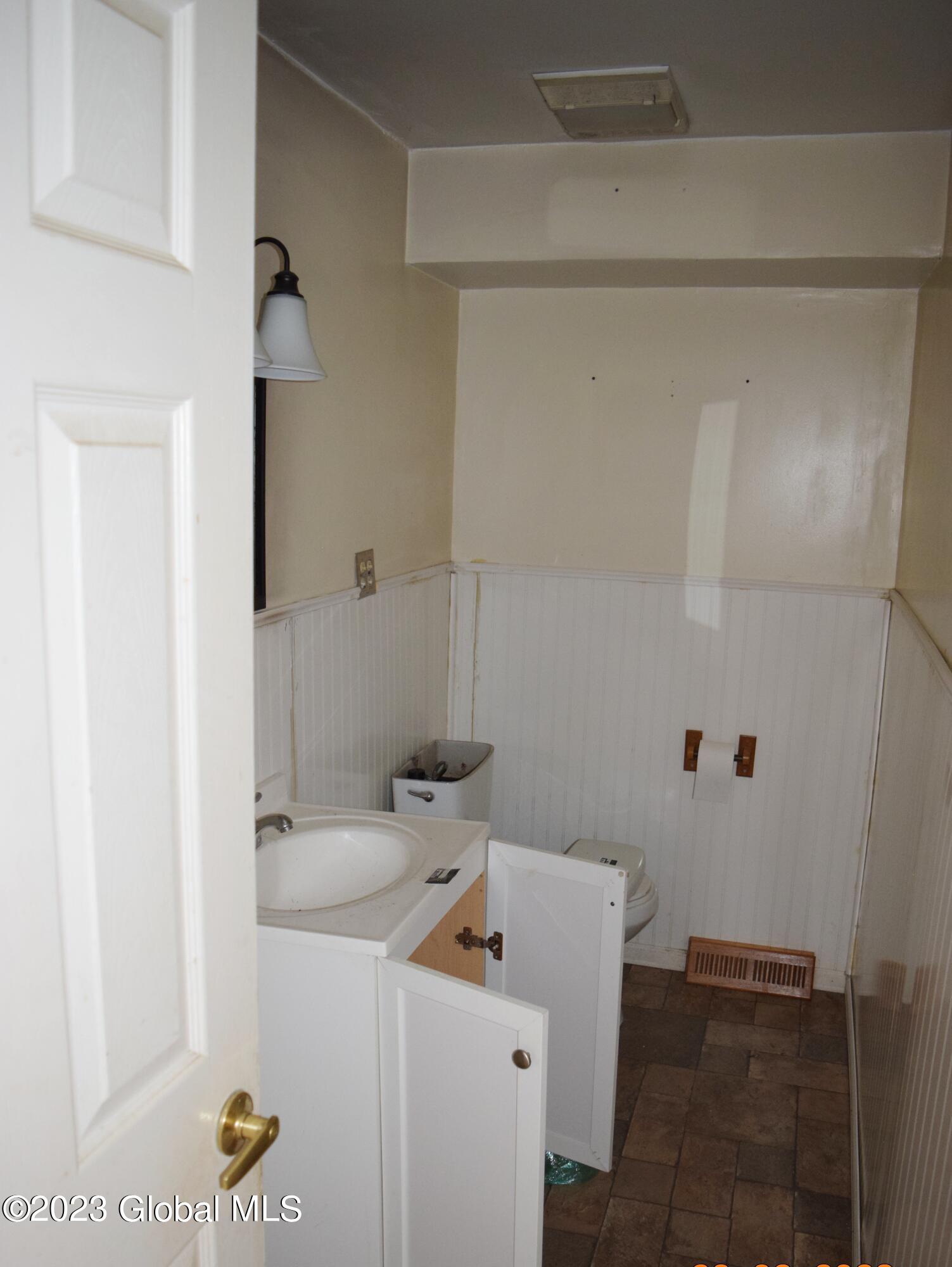 4605 Mariaville Road Rotterdam, NY 12306 - Photo 16 of 51 13