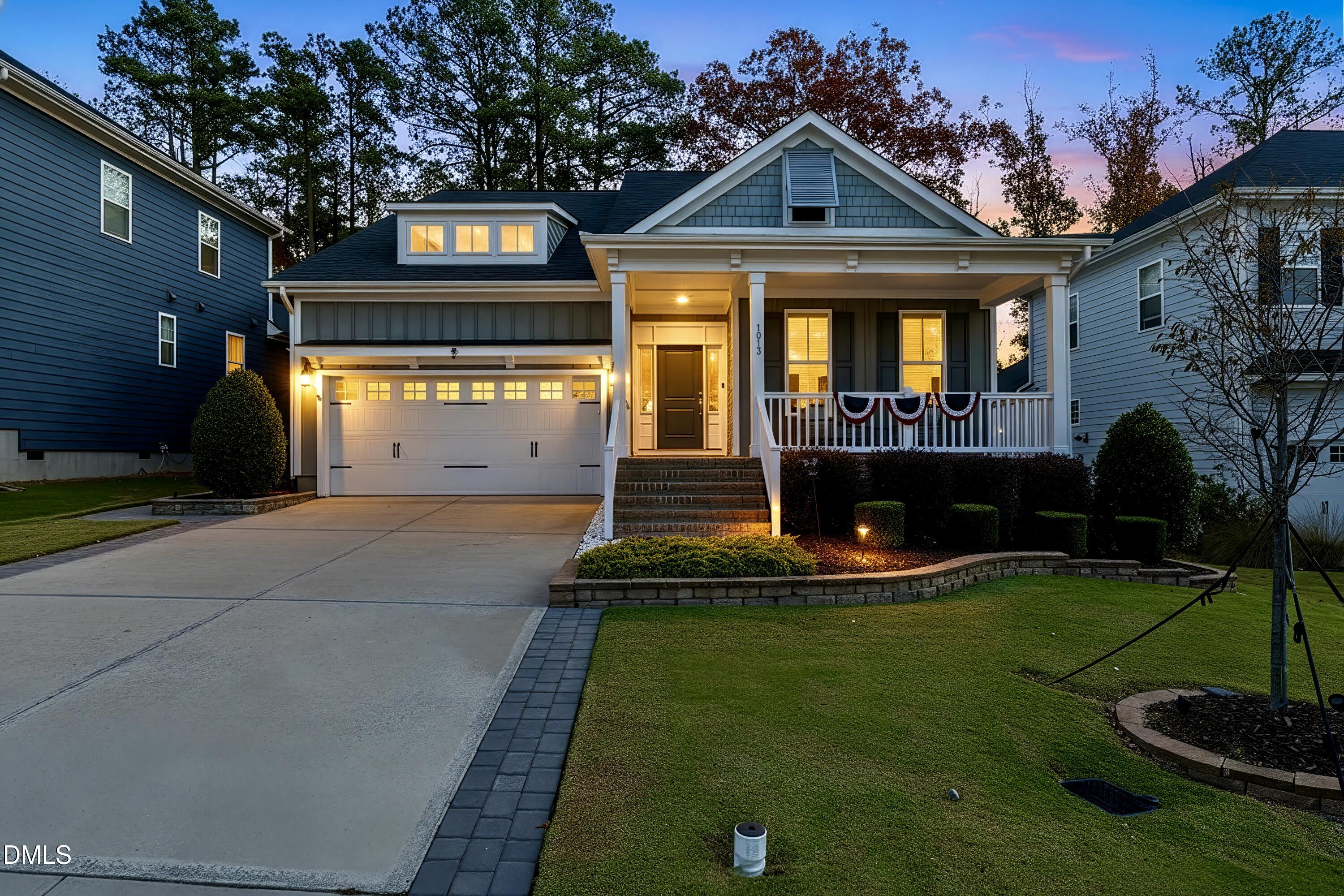 a view of a house with entertaining space