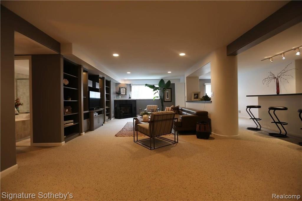 731 Stanford Circle Rochester Hills, MI 48309 - Photo 34 of 52