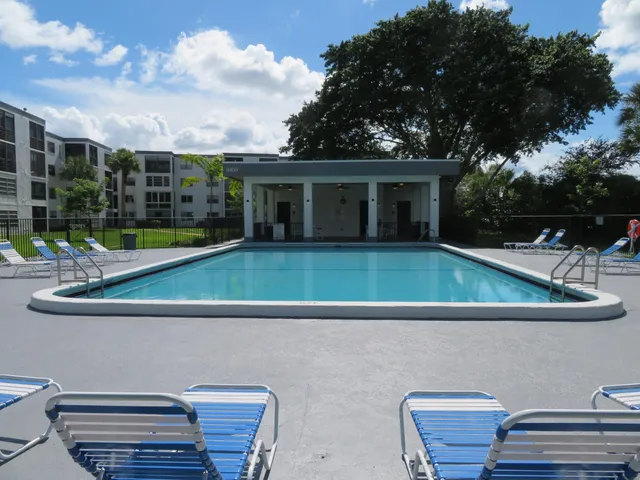 $1,800 | 9233 Southwest 8th Street, Unit 122, Boca Raton, FL 33428