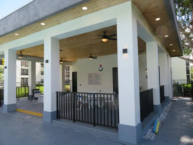 $1,800 | 9233 Southwest 8th Street, Unit 122, Boca Raton, FL 33428