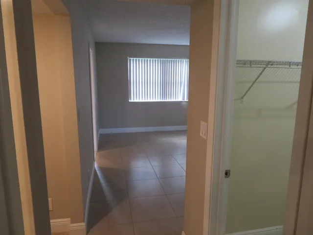 $1,800 | 9233 Southwest 8th Street, Unit 122, Boca Raton, FL 33428