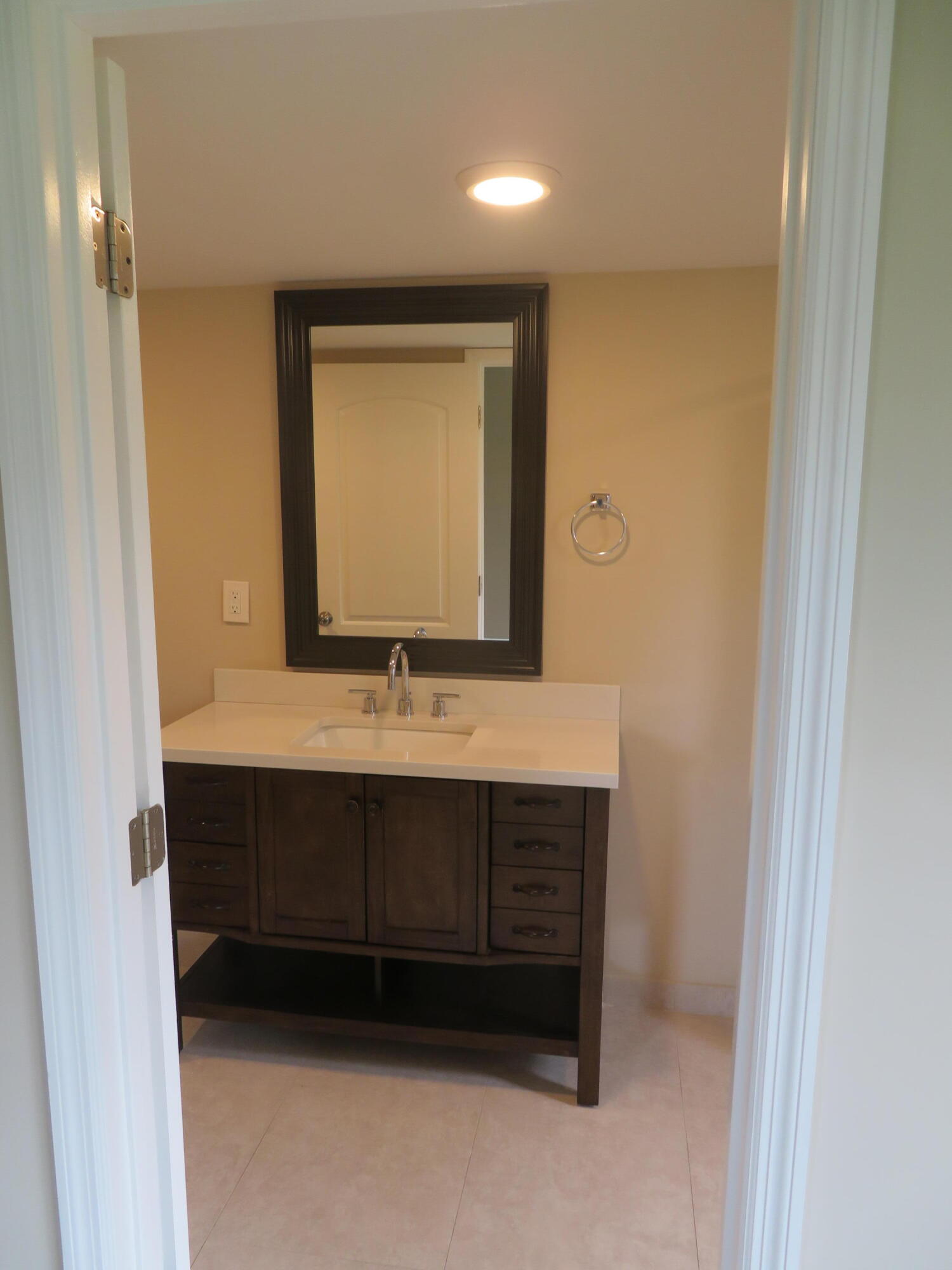 9233 Southwest 8th Street, Unit 122 Boca Raton, FL 33428 - Photo 37 of 44 66_9233-122_M-Bath