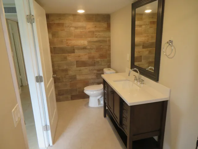 $1,800 | 9233 Southwest 8th Street, Unit 122, Boca Raton, FL 33428