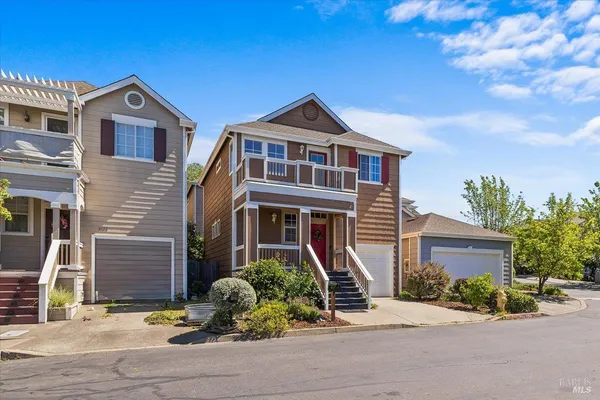 $715,000 | 1028 Addison Circle, Petaluma, CA 94952