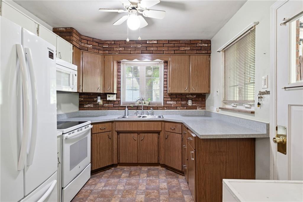 402 Park Road Midway, PA 15060 - Photo 13 of 38