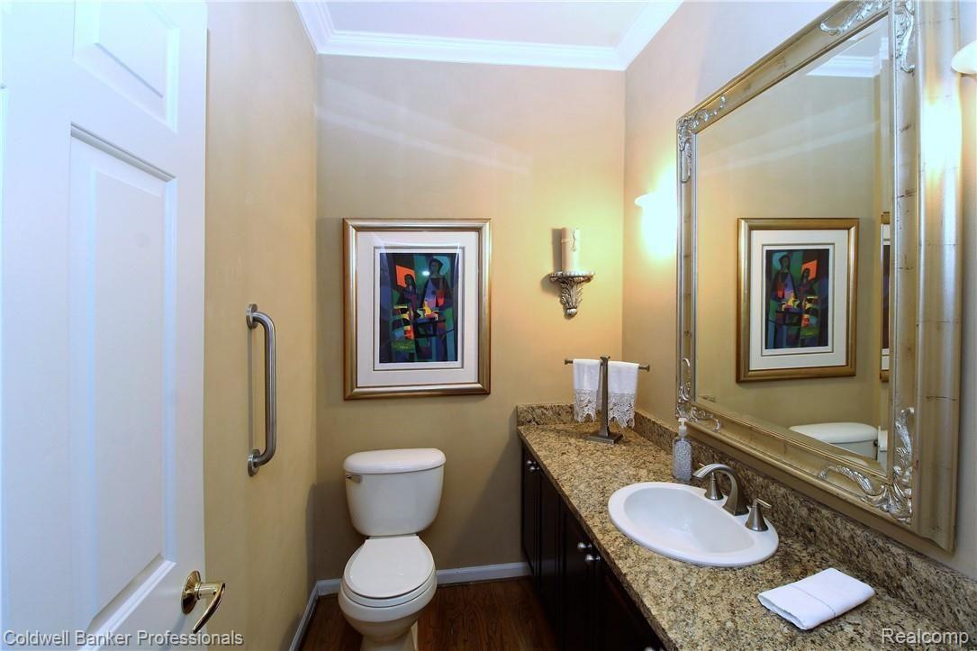 1998 Barrington Court Rochester, MI 48306 - Photo 26 of 37 Large entry half bath for guests