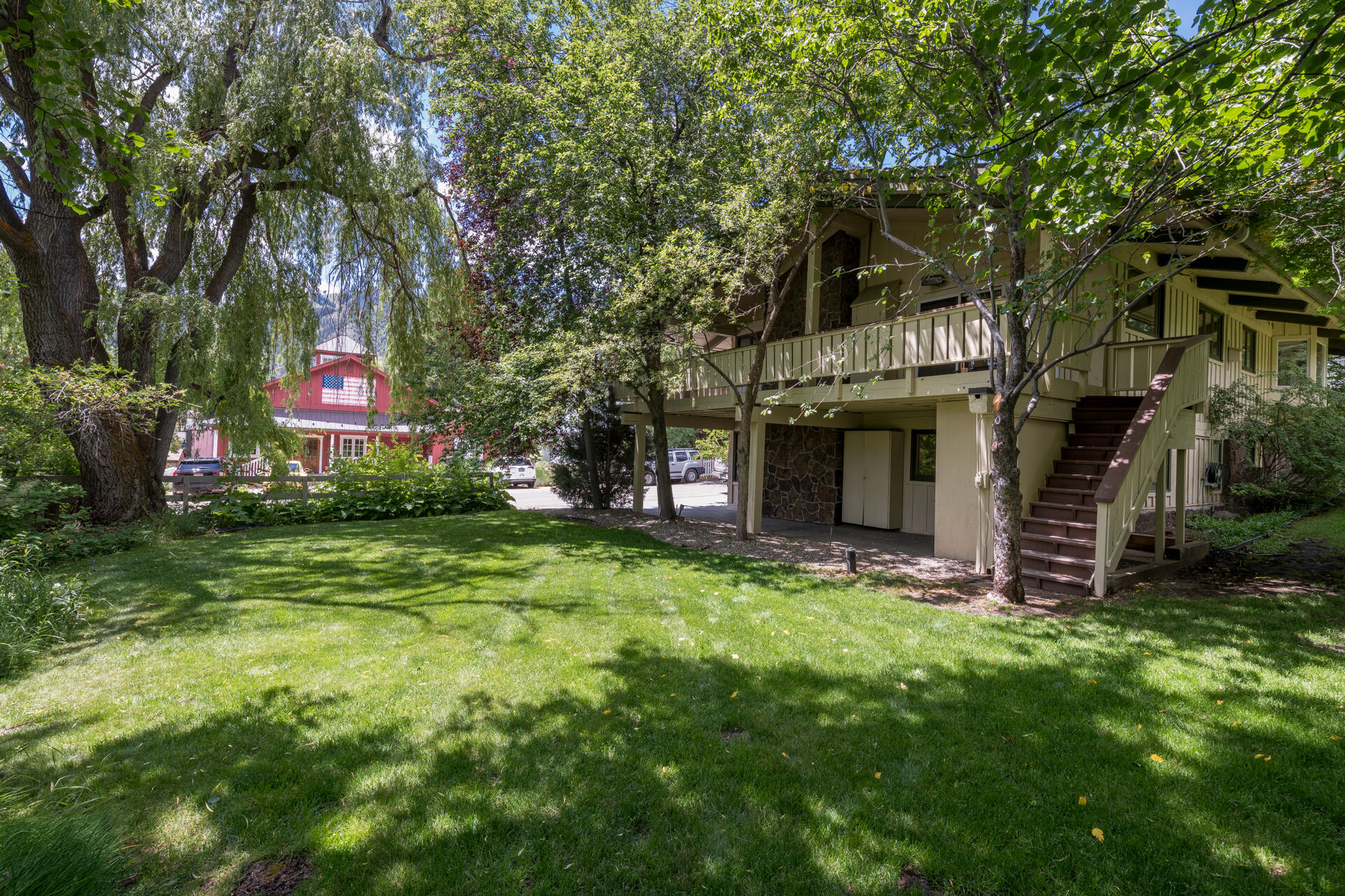 560 6th Street East Ketchum, ID 83340 - Photo 4 of 31 Mature Landscaping