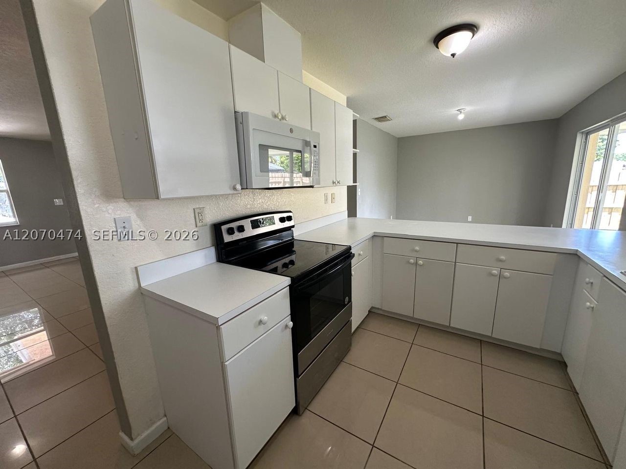 14152 Southwest 288th Terrace Homestead, FL 33033 - Photo 6 of 30 Gallery Image 6