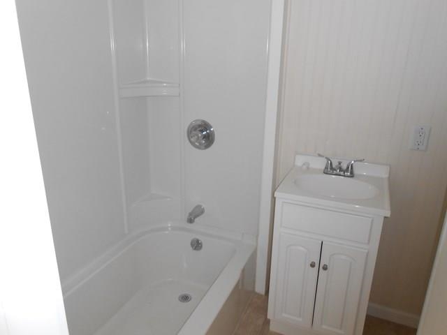 48 Clinton Street Manchester, NH 03102 - Photo 18 of 20 Gallery Image 18