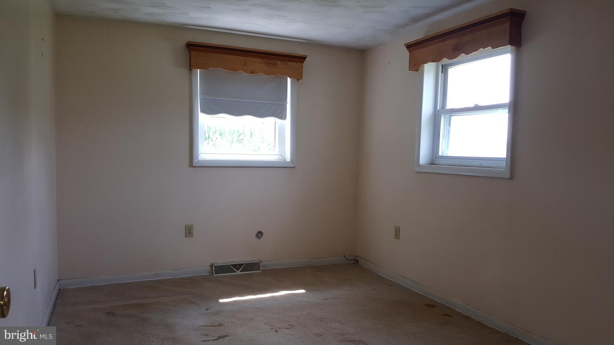 17008 Fairview Road Hagerstown, MD 21740 - Photo 11 of 25 Bedroom (Master)