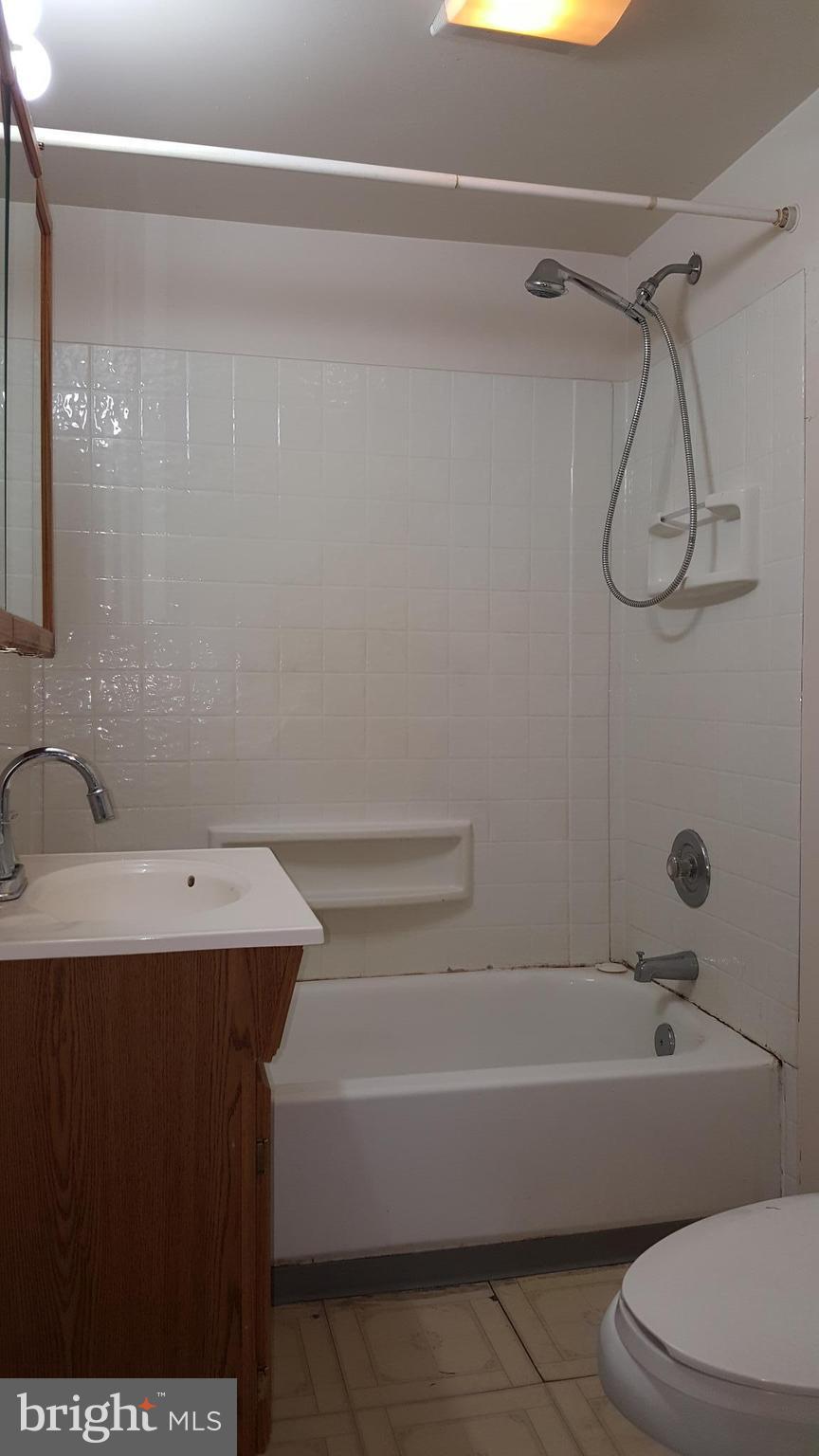 17008 Fairview Road Hagerstown, MD 21740 - Photo 16 of 25 Bath