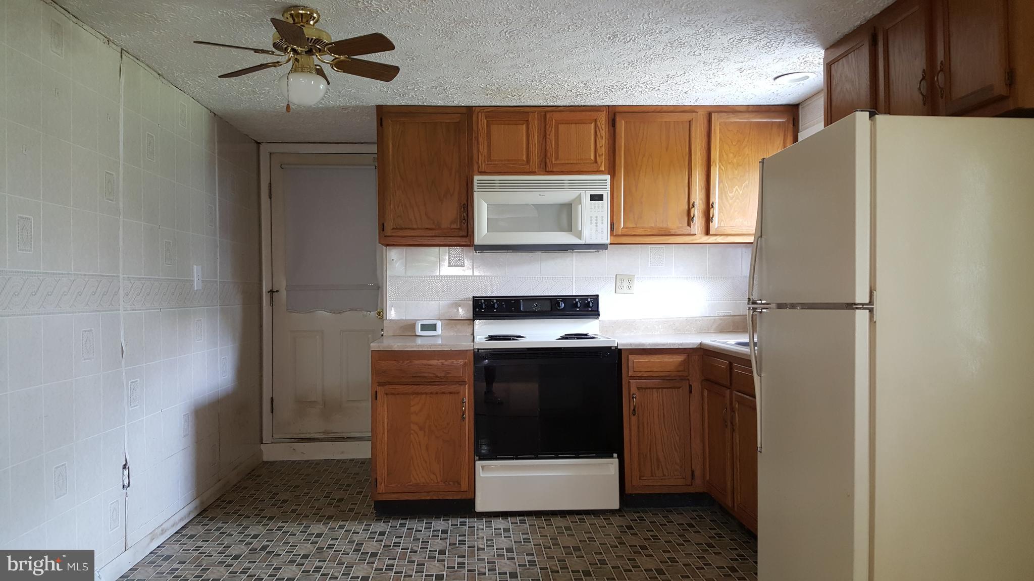 17008 Fairview Road Hagerstown, MD 21740 - Photo 8 of 25 Kitchen