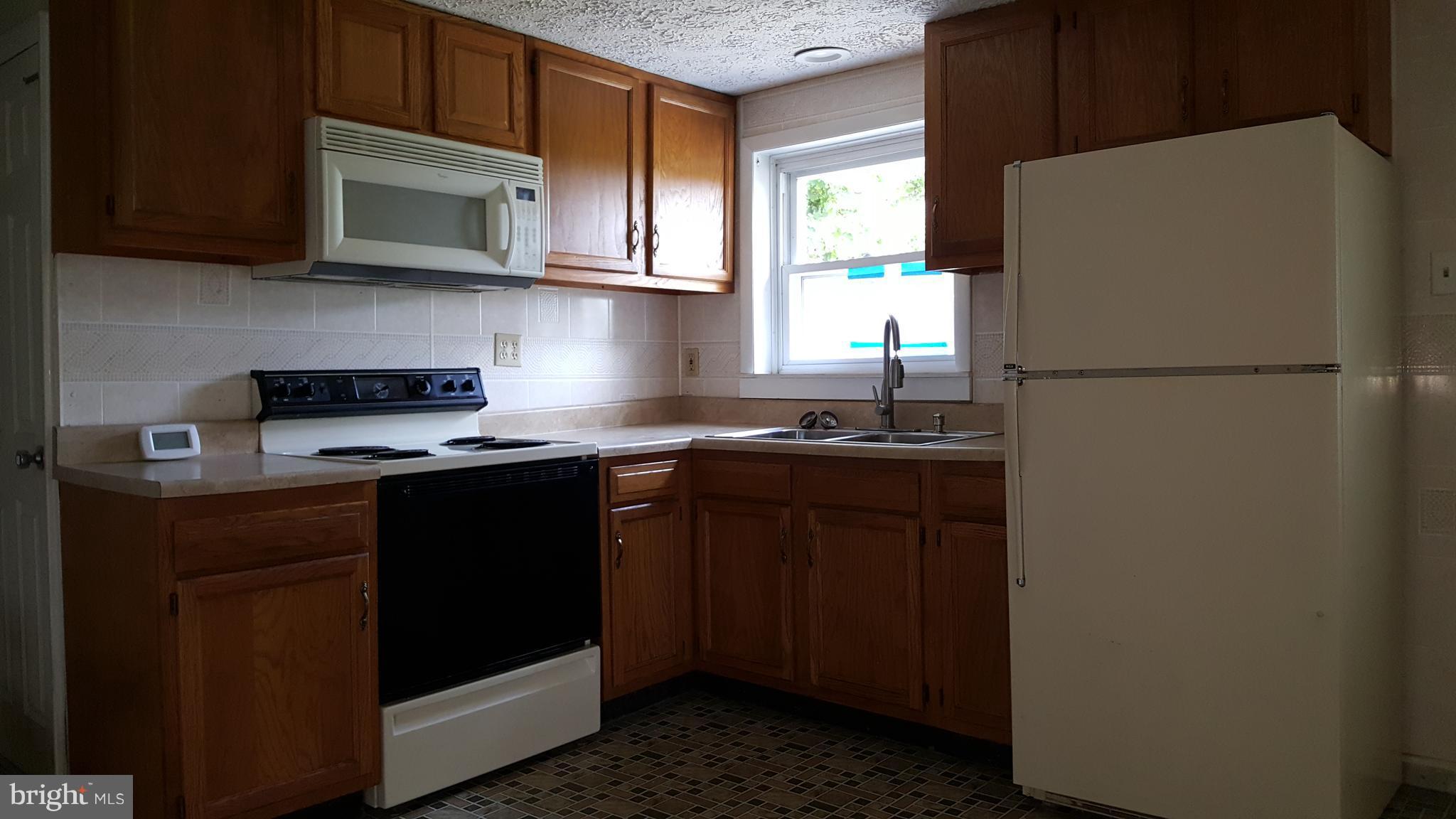 17008 Fairview Road Hagerstown, MD 21740 - Photo 9 of 25 Kitchen