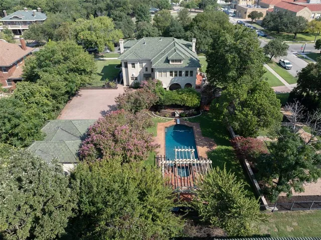 $2,800,000 | 1001 Elizabeth Boulevard, Fort Worth, TX 76110