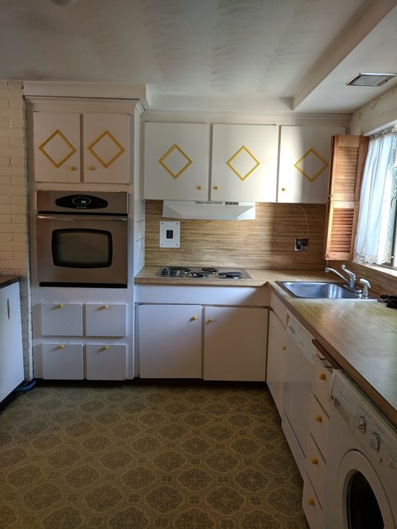 8 Doris Road Framingham, MA 01701 - Photo 3 of 8