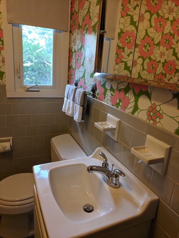 8 Doris Road Framingham, MA 01701 - Photo 5 of 8