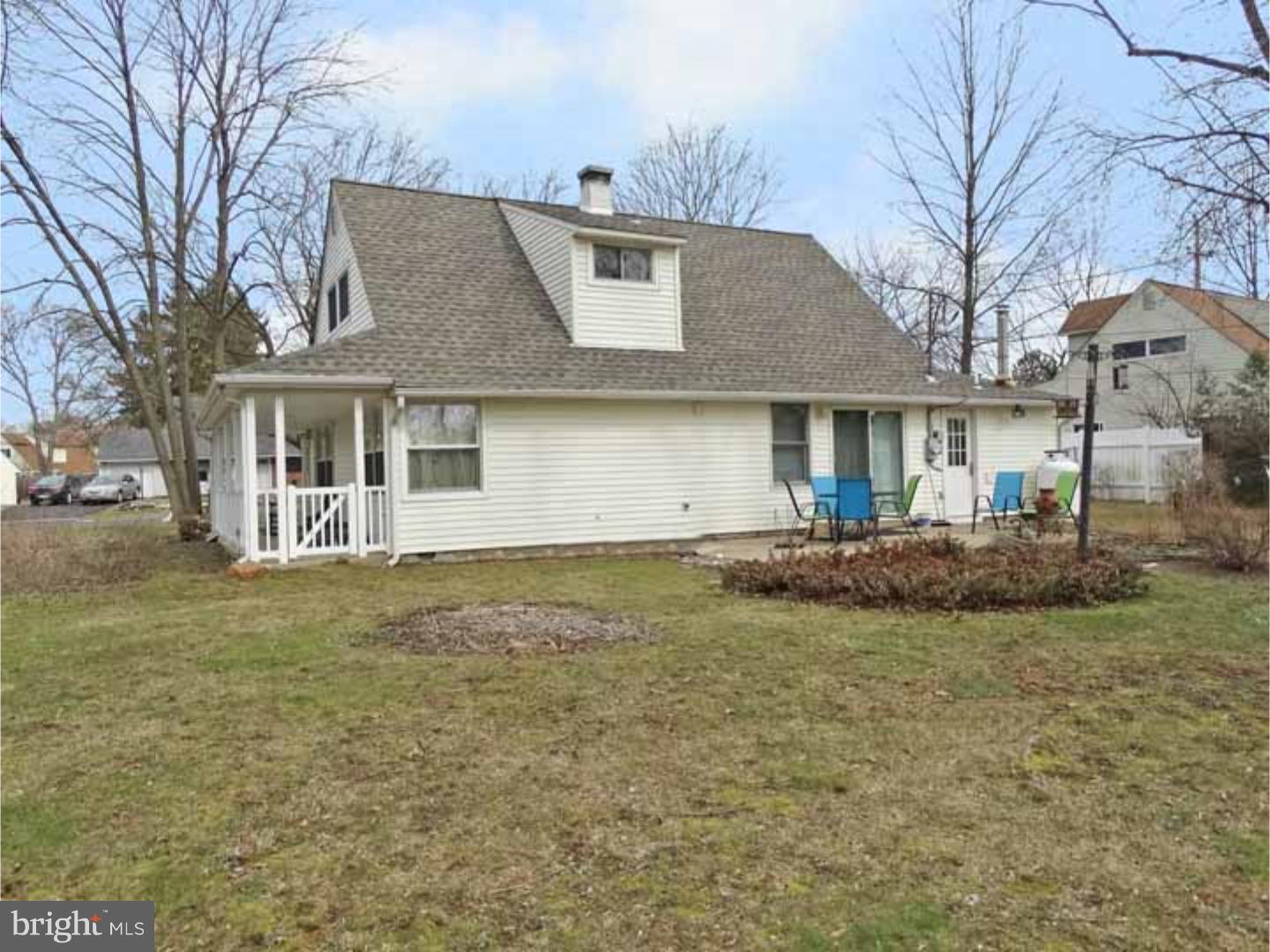 7 Jollybrook Road Levittown, PA 19056 - Photo 22 of 25 Exterior Back