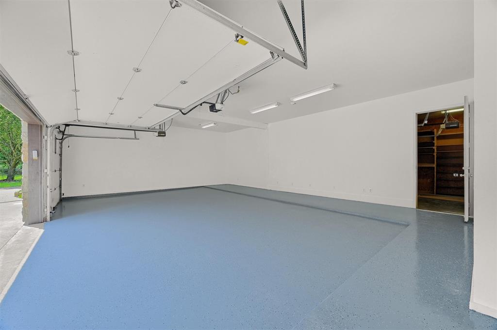 2910 Wellington Drive Sherman, TX 75092 - Photo 37 of 40 a view of a room with an empty space