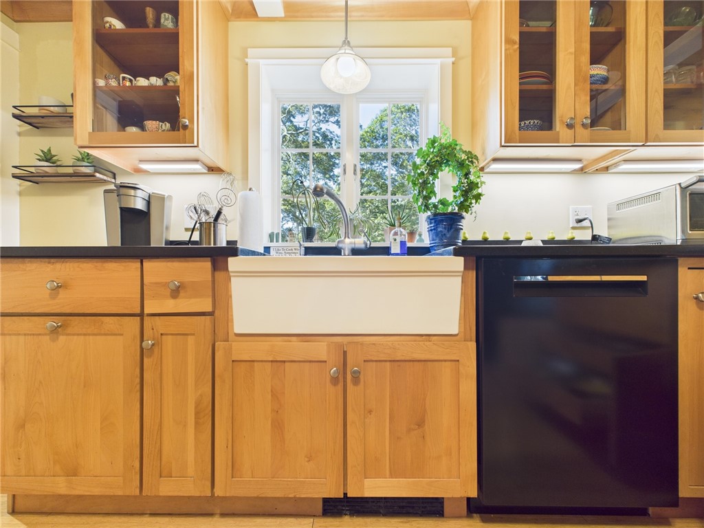 95 Mail Road Exeter, RI 02822 - Photo 17 of 33