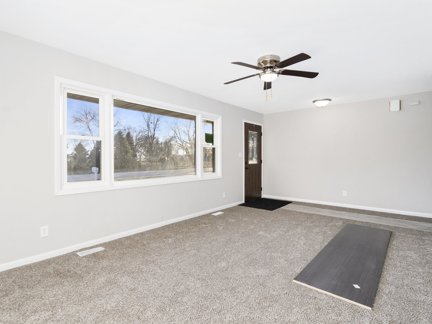920 West Kennedy Road Braidwood, IL 60408 - Photo 4 of 25 Gallery Image 4