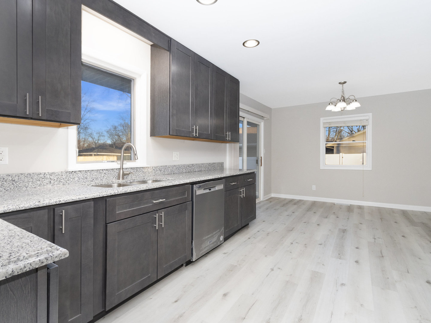 920 West Kennedy Road Braidwood, IL 60408 - Photo 5 of 25 Gallery Image 5
