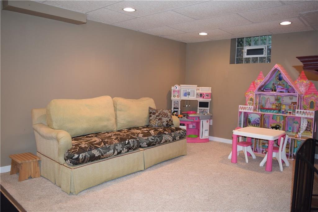 4730 Doyle Road Pittsburgh, PA 15227 - Photo 20 of 25 Gallery Image 20