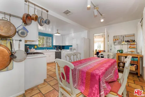 $999,000 | 1421 West Clark Avenue, Burbank, CA 91506