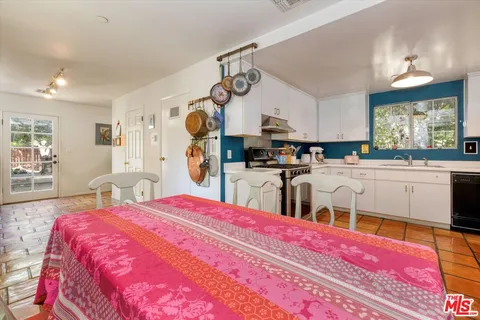 $999,000 | 1421 West Clark Avenue, Burbank, CA 91506